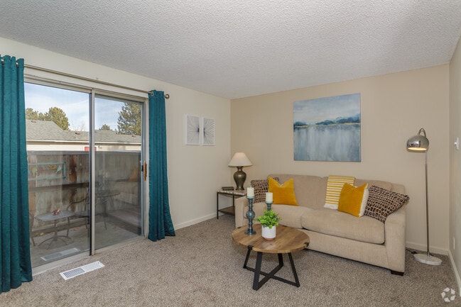 3HAB, 1.5BA - 1,085 ft² - Tanglewood Village