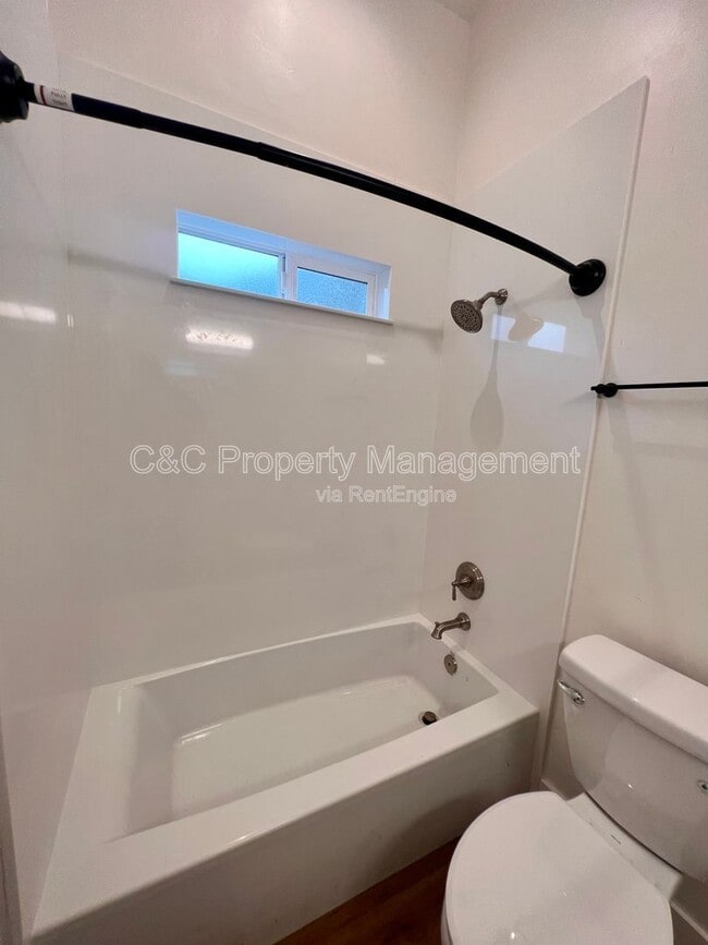 Photo - 1381 Circle Ave Unit B