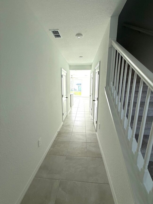 Photo - 3-Bed/ 2.5- Bath Modern Townhouse in Lakewood Ranch Premier Community- LOW MOVE-IN COSTS!