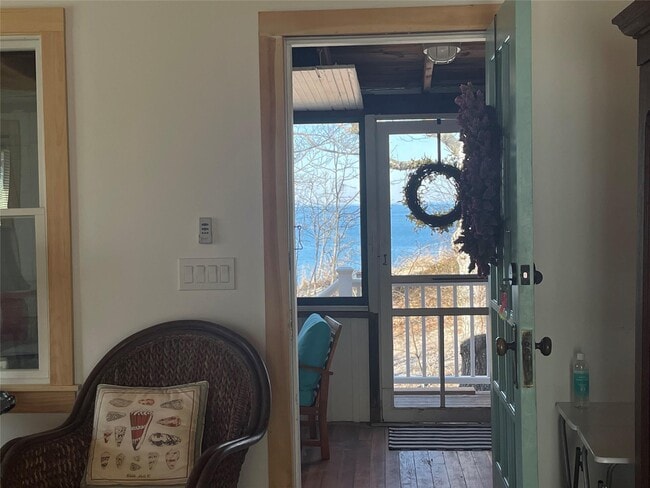 Photo - 24 Cliff Way