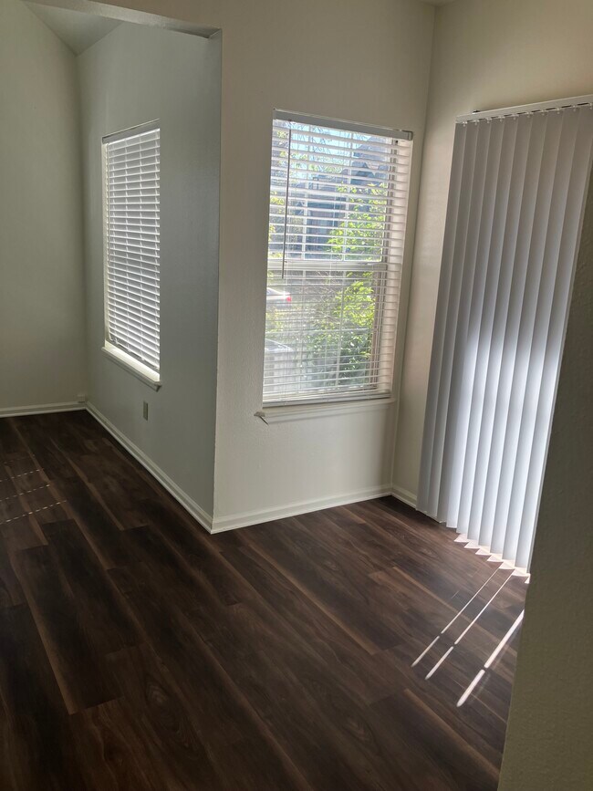 Huntington Ridge Apartments