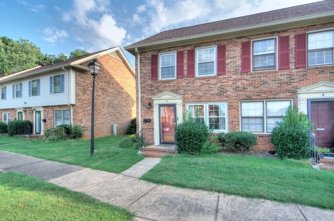 6242 Old Pineville Rd Unit A