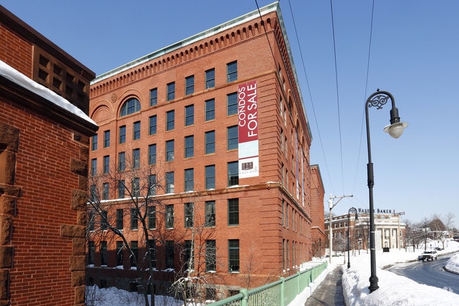 Baker Square Condominiums