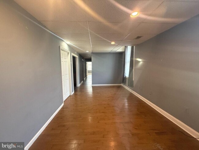 Building Photo - 132 W Washington St Unit 200