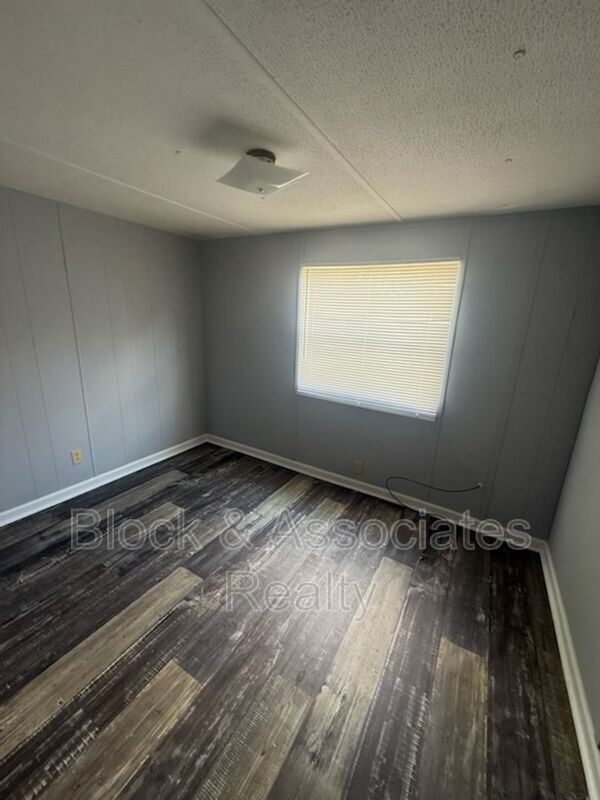 Photo - 127 W Strider St