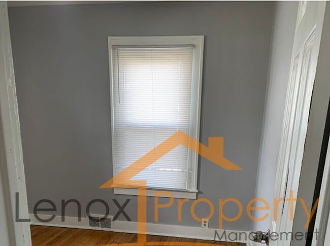 Photo - Updated 2 bedroom Home in Hazel Park