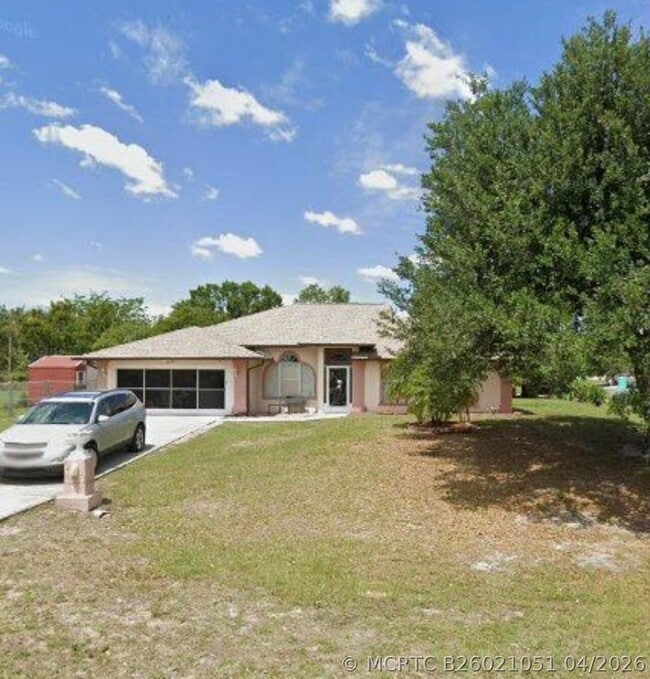 Building Photo - 3004 Suntan Ct SE