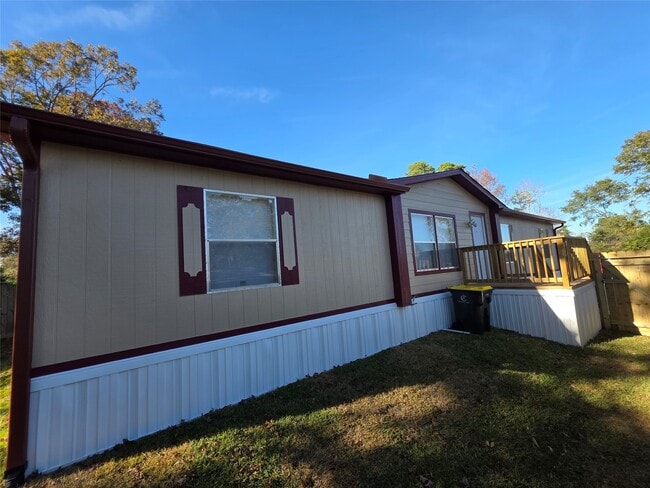 Building Photo - 9 Ridgeway Dr