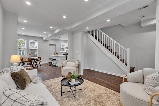 Photo - 787 N Grantley St