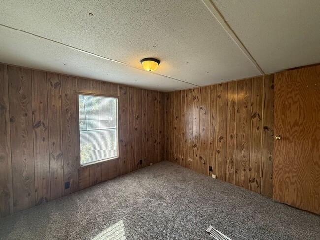 Photo - 2 bedroom, 1 bath Mobile Home