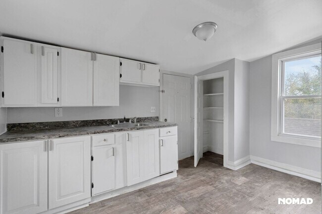 Photo - Charming 1BR Duplex in Salem