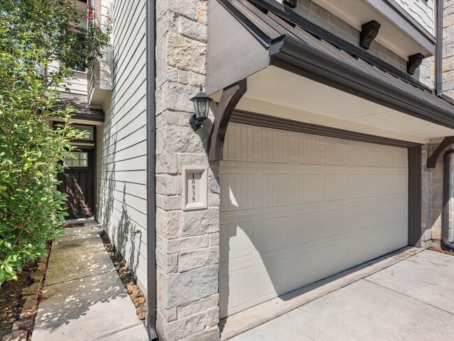 Photo - 18535 Triana Bend Ln