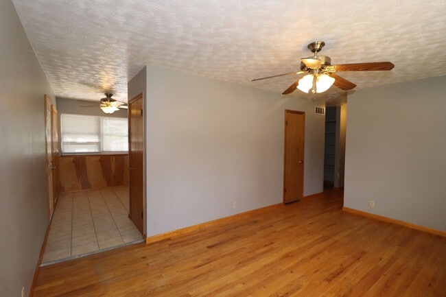 Photo - Spacious Home for rent!
