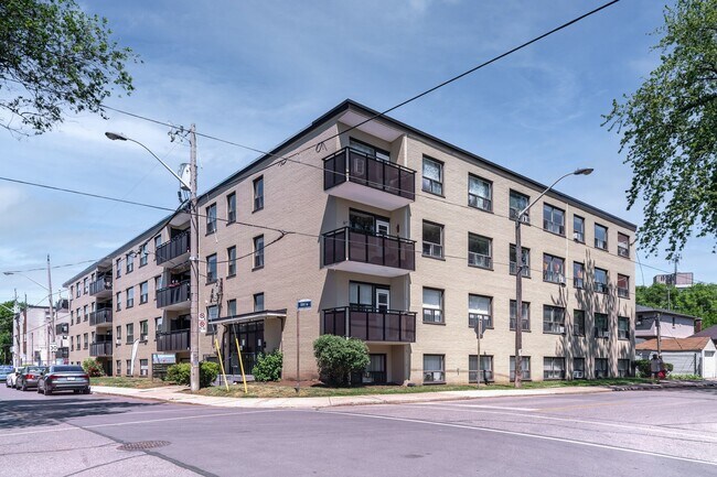 Building Photo - 12 Bater Ave Unit 108