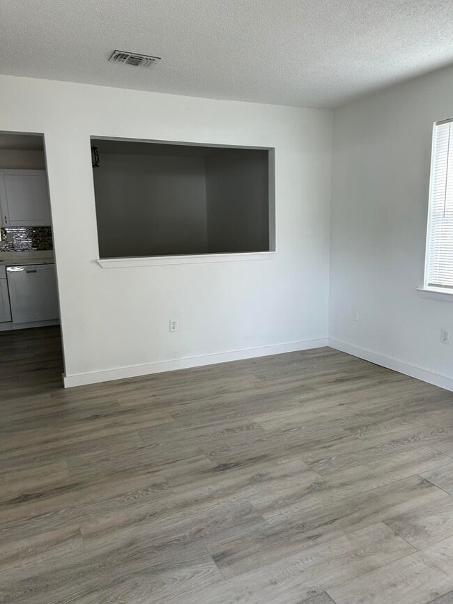 Photo - 1005 Pinetree Rd