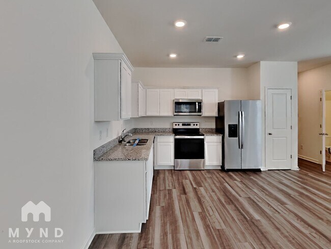 Photo - 2635 Coventry St SW