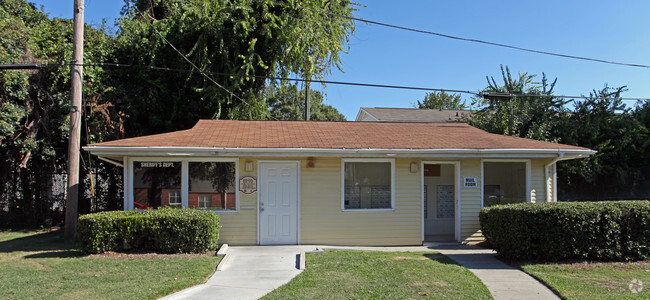 Building Photo - Magnolia Court Rental