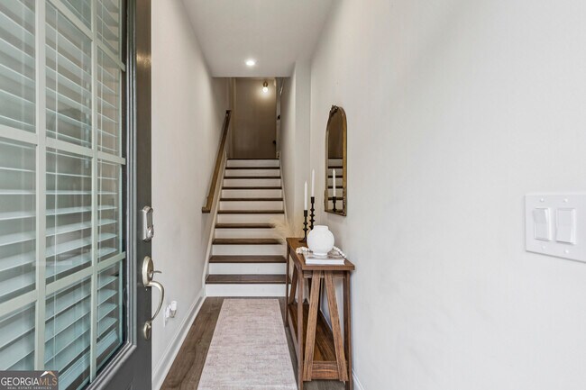 Photo - 1368 Live Oak Ln