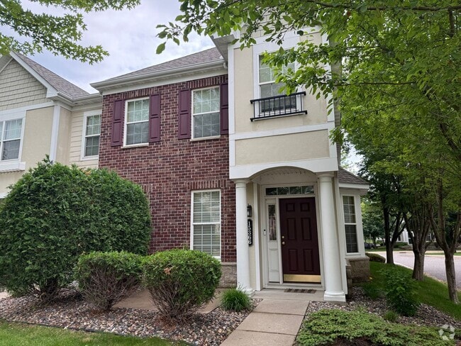 Building Photo - Modern & Cozy 3 Bedroom Townhome In Apple ...