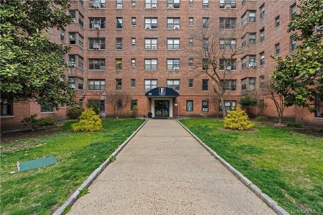 Building Photo - 33 William St Unit 2W Rental