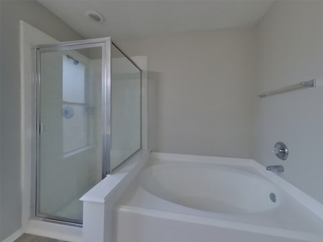 Photo - 18810 Woodbreeze Dr