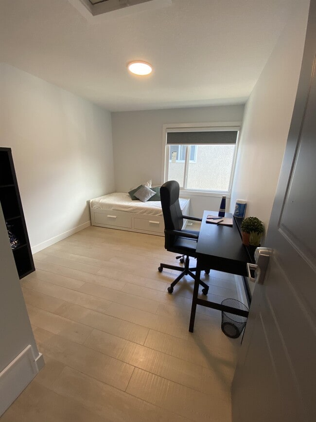 Photo - 10749-10786 86 Ave NW Unité A23