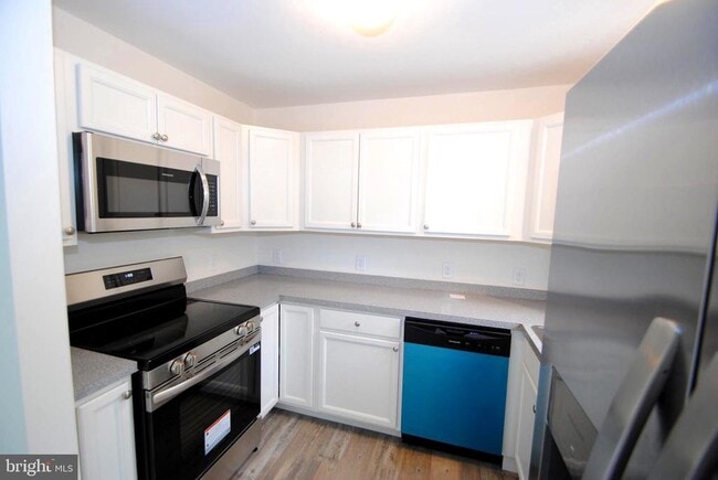 Photo - 119-121 W 3rd St