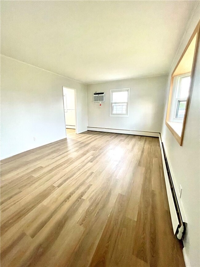 Photo - 218 Lynhurst Ave