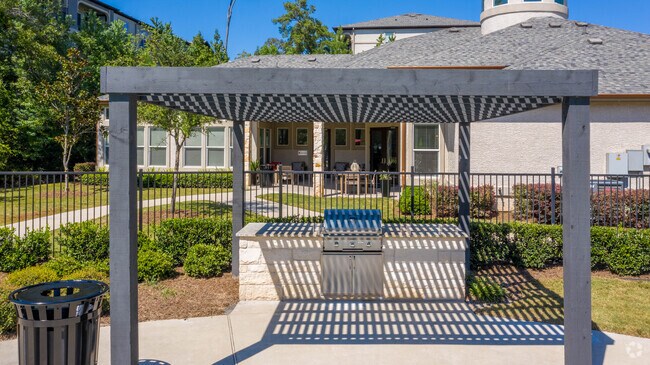 Picnic Area - Berkshire Jones Forest
