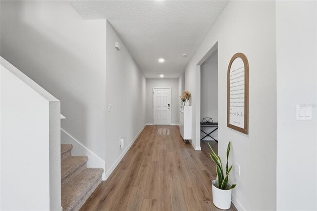 Photo - 1330 Current Pl