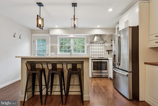 Photo - 284 Parker Ave