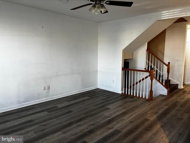 Photo - 2919 Lomond Pl