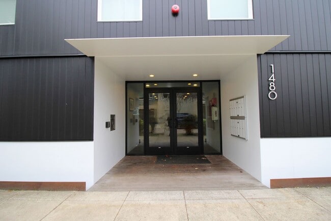 Photo - 1480 N Jarrett St