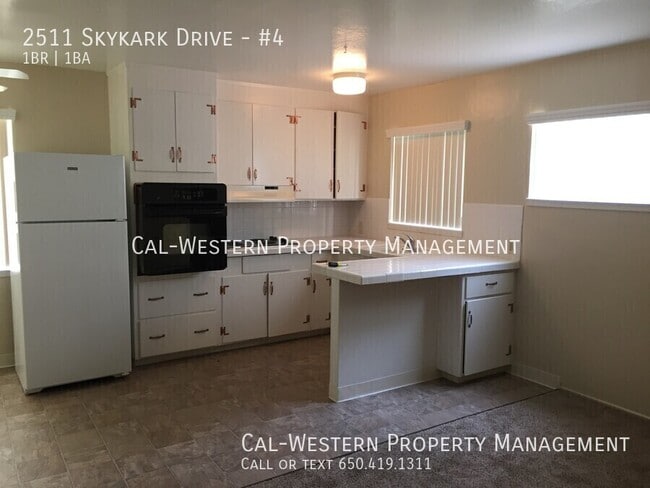 Building Photo - 2511 Skylark Dr Unit #4