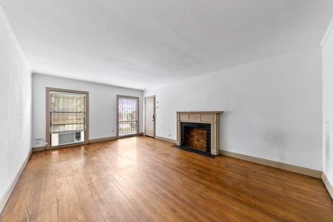 Photo - 1821 Oakdale St