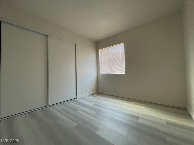 Photo - 8476 W Gilmore Ave