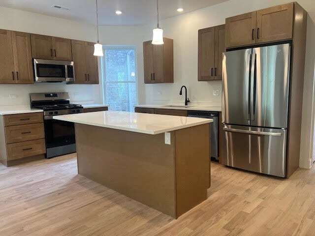 Photo - 3025 W Ainslie St