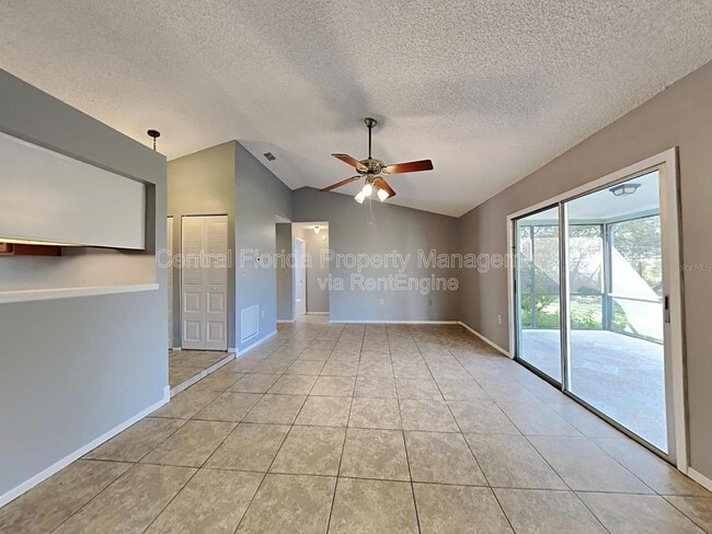 Photo - 3240 Butterfield St