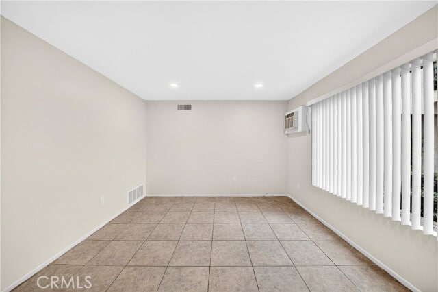 Photo - 160 Greentree Ln