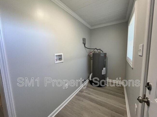 Photo - 871 W 11th St