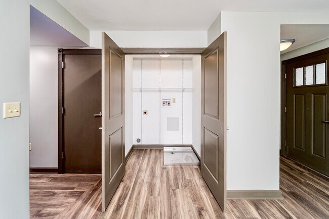 Photo - Hillside Crossing