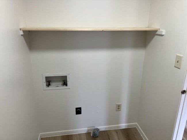 Building Photo - 405 2nd St Rental