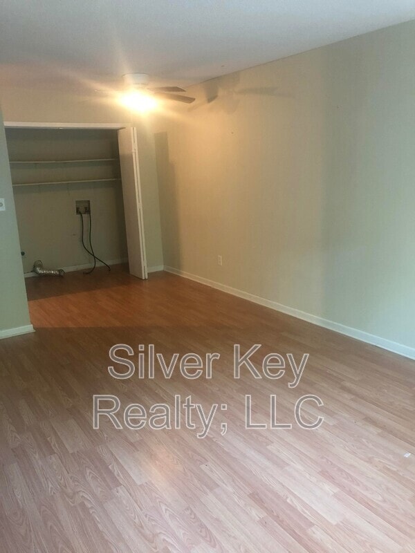 Photo - 311 Sunset Dr Unit 8