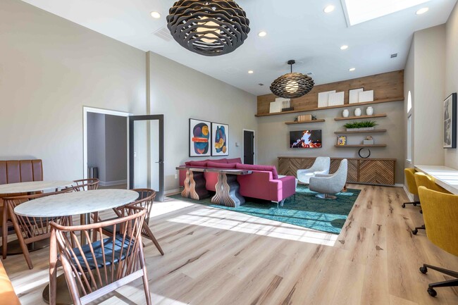 The-Greens-at-Tryon-Apartments-in-Raleigh-NC-Resident-Clubhouse-Lounge