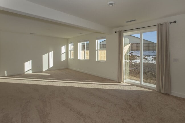 Photo - 4 bedroom, 2.5 bathroom home in Golden Valley.  washer/dryer/refigerator included