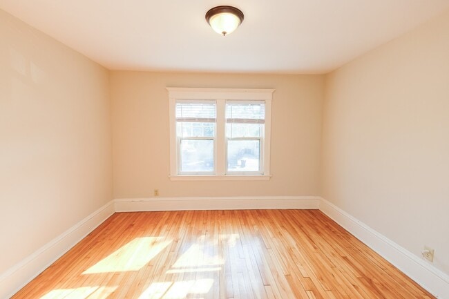 Photo - 1619 Selby Ave
