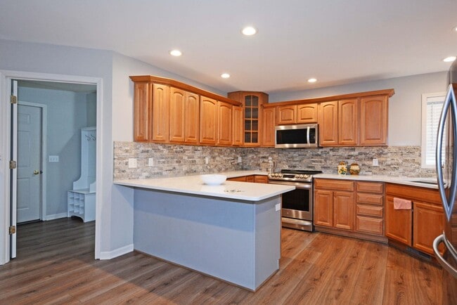 Photo - Spacious 5-Bed 3-Bath Home in South St. Paul - Available Now!