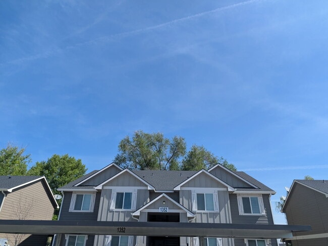 Photo - 1352 S Edgewater Cir Apartments Unit 1352 #202