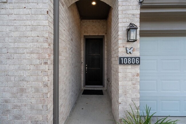10806 Chrysalis Ct