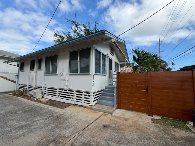 Photo - Newly Renovated 3BR Kapahulu Home with Private Yard and Gated Parking Near Waikiki
